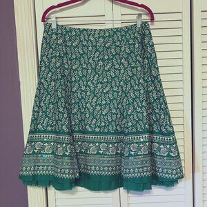 Pretty green sequined ruffle skirt Apt 9 Size 10
